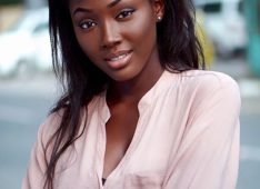 Zoey, 47 years old, Woman, Battersea, United Kingdom